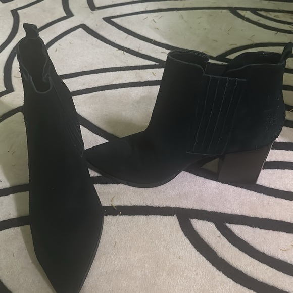 NINE WEST size 11M. Ankle boots. Black leather upper - Picture 4 of 10